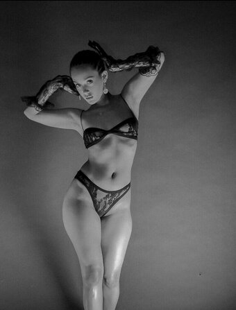 Honnete Bas / honnetebas Nude Leaks Photo 6