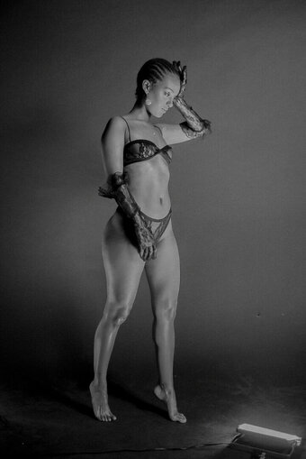 Honnete Bas / honnetebas Nude Leaks Photo 9