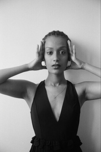 Honnete Bas / honnetebas Nude Leaks Photo 12