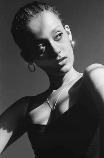 Honnete Bas / honnetebas Nude Leaks Photo 13