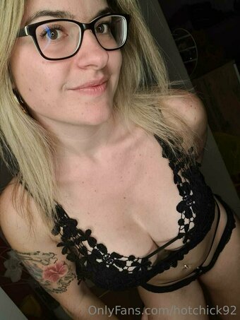 hotchick92 Nude Leaks Photo 10