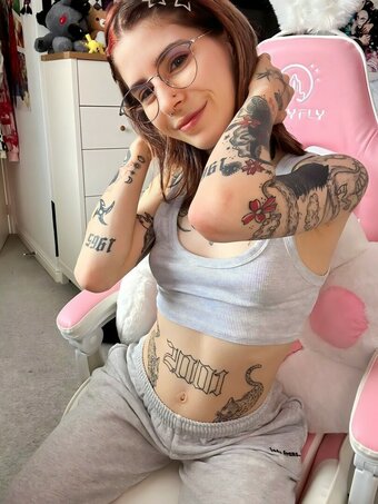 https.kiiro / irlkiiro Nude Leaks OnlyFans Photo 3