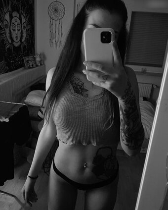 huminqueen Nude Leaks Photo 2
