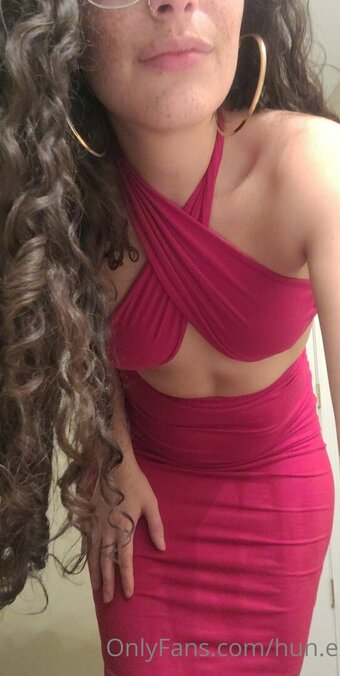hun.e Nude Leaks Photo 3