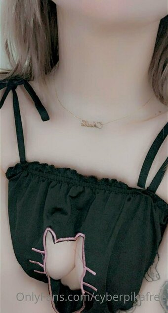 hyperbabecyber Nude Leaks Photo 7