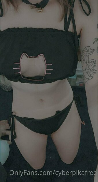 hyperbabecyber Nude Leaks Photo 8