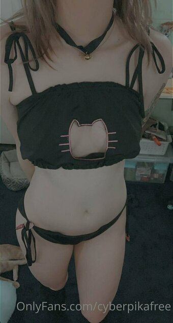 hyperbabecyber Nude Leaks Photo 10