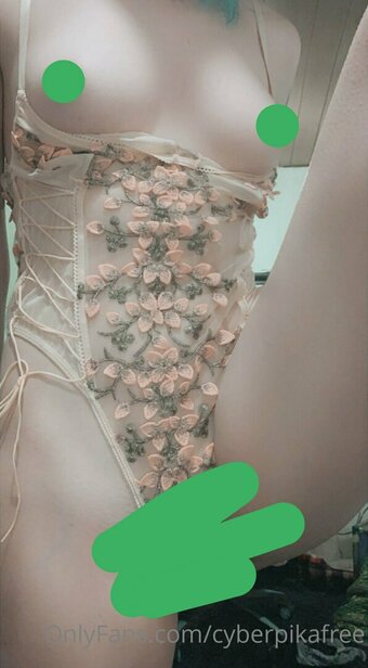 hyperbabecyber Nude Leaks Photo 13