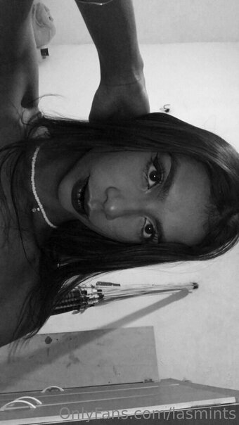 iasmints Nude Leaks Photo 2