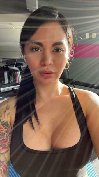 imlevitating88 / Janine / ivoree / ivorreee Nude Leaks OnlyFans Photo 1