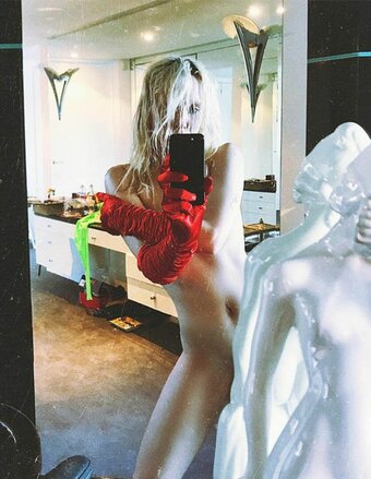Imogen Anthony Nude Leaks Photo 14