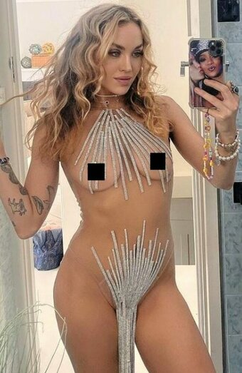 Imogen Anthony Nude Leaks Photo 16