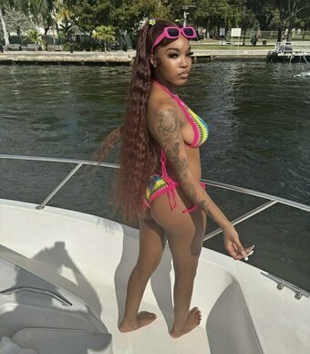 Injunlele / https: / injunlele_ Nude Leaks Photo 3
