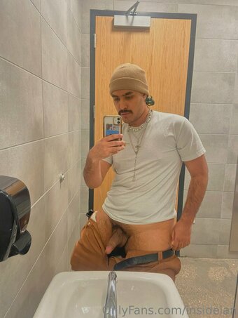 insideian Nude Leaks Photo 5