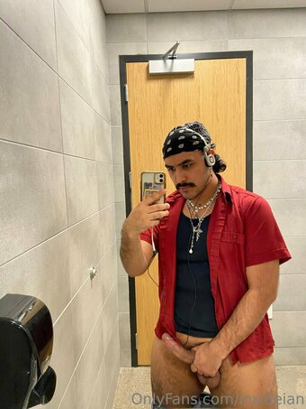 insideian Nude Leaks Photo 24