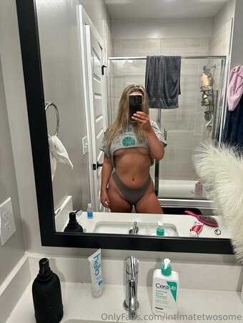 intimatetwosome intimatetwosome