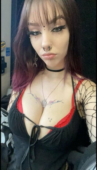 ipukeglitter420_ / ipukeglitter._ / ipukeglitter420 / kaitlin perez Nude Leaks Photo 12