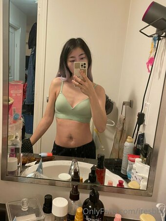 iresbby / Seritonin_ / _seritonin Nude Leaks OnlyFans Photo 8