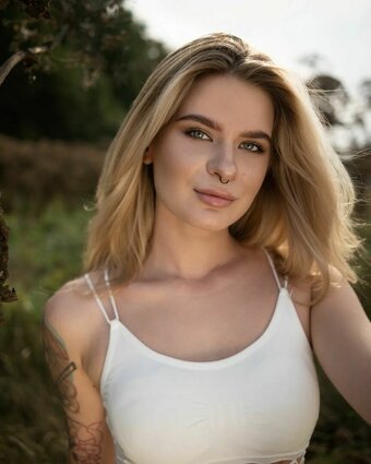 Iris A / Ira / Irina Nude Leaks Photo 8