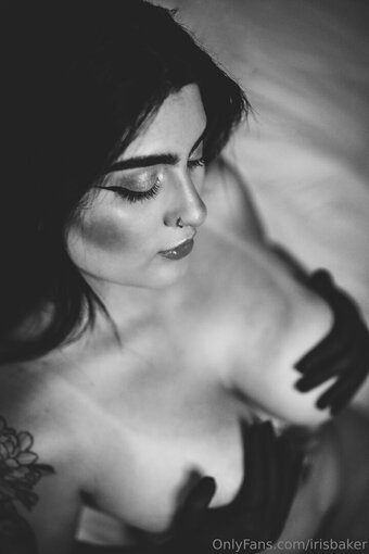 irisbaker Nude Leaks Photo 3