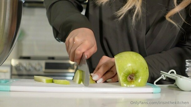 irisinthekitchen / iriskitchen.ig Nude Leaks OnlyFans Photo 9