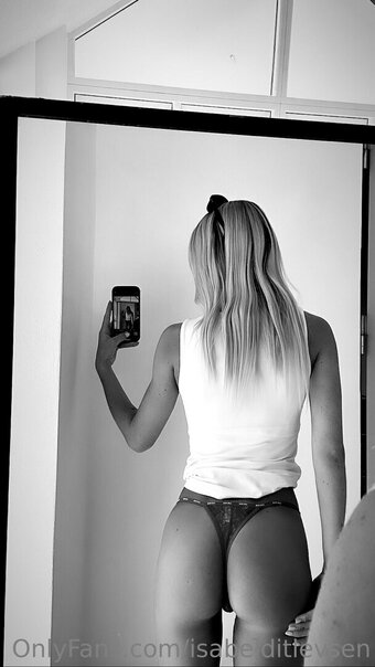 isabelditlevsen Nude Leaks Photo 29
