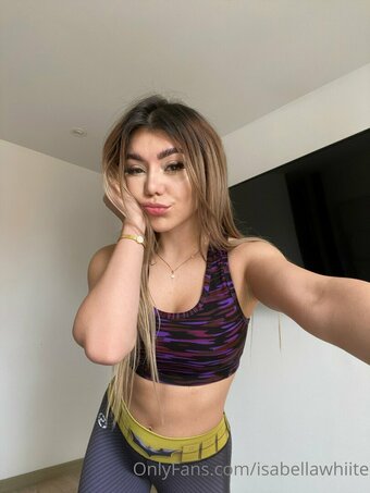 isabellawhiite Nude Leaks Photo 5