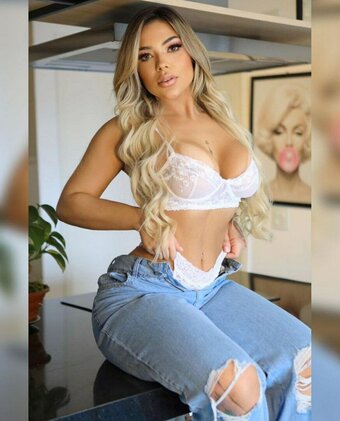 Isatainaa / isabelletaina / isabelletaina_ Nude Leaks Photo 14