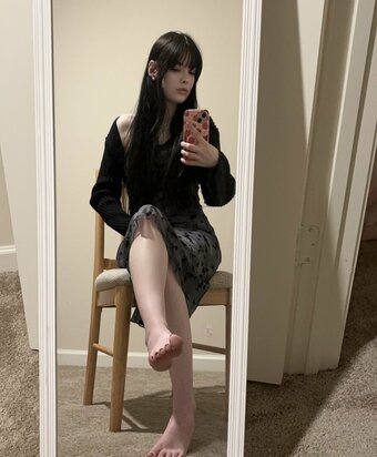 isizzly / sizzlymizzly Nude Leaks Photo 2