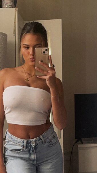 Isla / isla-moon / isla_oficial Nude Leaks OnlyFans Photo 2