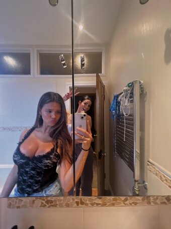 Isla / isla-moon / isla_oficial Nude Leaks OnlyFans Photo 3