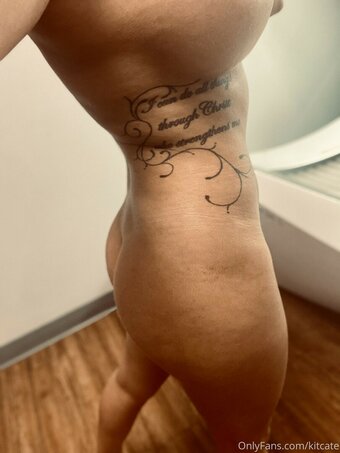 it-kit / kitfarrin / theitkit Nude Leaks OnlyFans Photo 3