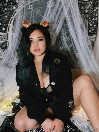 itsakidearest Nude Leaks Photo 25