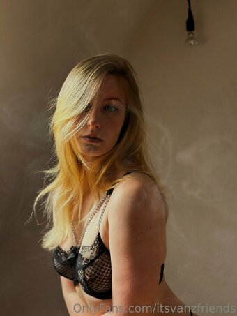 Itsaprilfriend / Itsaprilfree / Vexdiff / itsaprilfriends Nude Leaks OnlyFans Photo 14