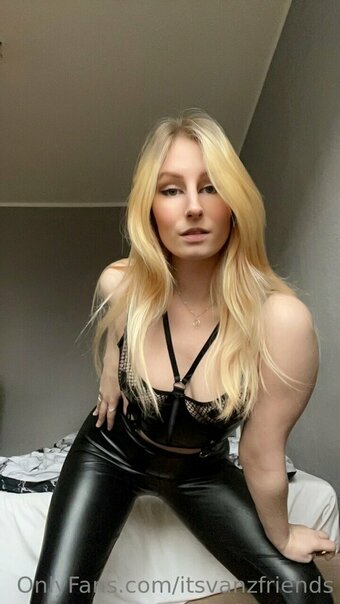 Itsaprilfriend / Itsaprilfree / Vexdiff / itsaprilfriends Nude Leaks OnlyFans Photo 15