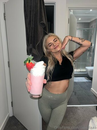 itsbellaaa Nude Leaks Photo 28
