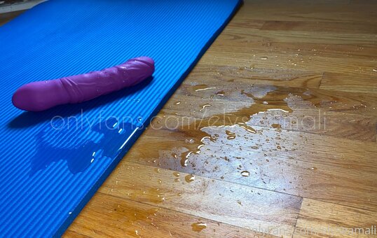 itshellotittyfree Nude Leaks Photo 6