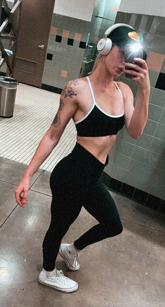 itsizzybabe4 Nude Leaks Photo 2