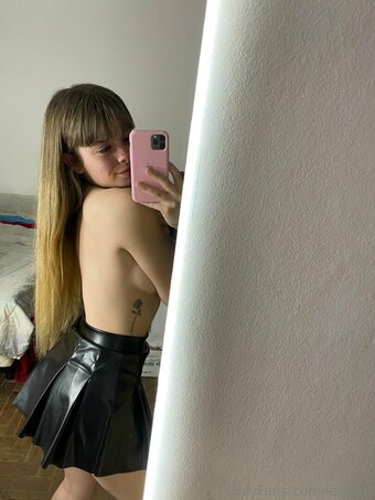 itsleaaa Nude Leaks Photo 22