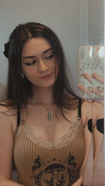 Itsmalic3 / Itsmalice Nude Leaks Photo 11