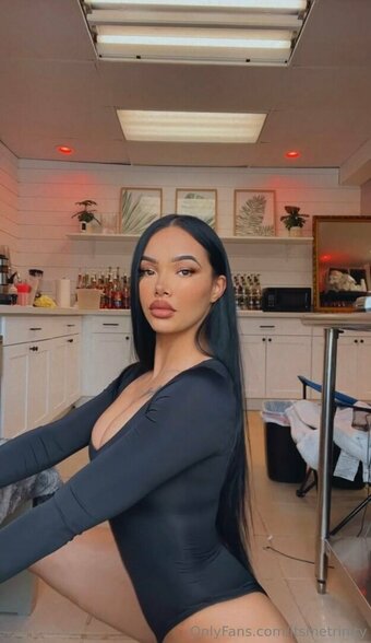 itsmetrinity Nude Leaks Photo 6