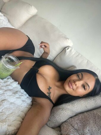 itsmetrinity Nude Leaks Photo 13