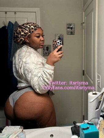 itsriyma Nude Leaks Photo 2