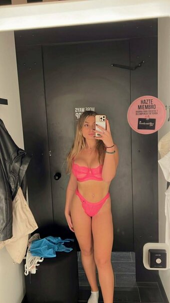 itssschloeee Nude Leaks Photo 22