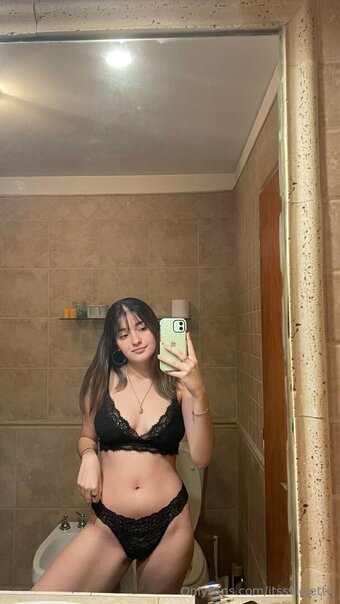 itssviolette Nude Leaks Photo 16