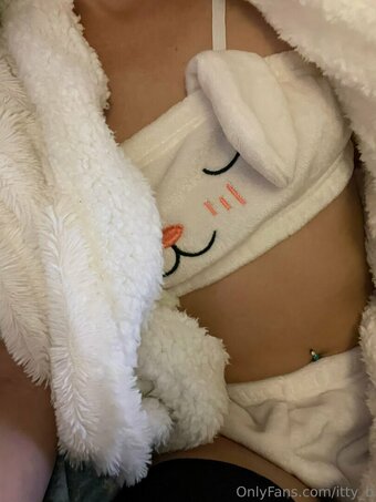 itty_b Nude Leaks Photo 27