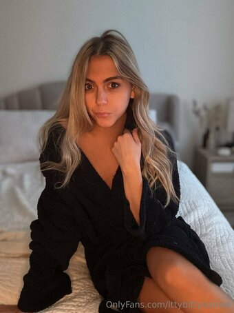 ittybittybabiee / Cloe Laurent Nude Leaks OnlyFans Photo 2