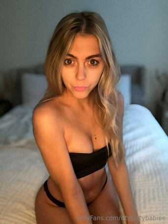 ittybittybabiee / Cloe Laurent Nude Leaks OnlyFans Photo 7
