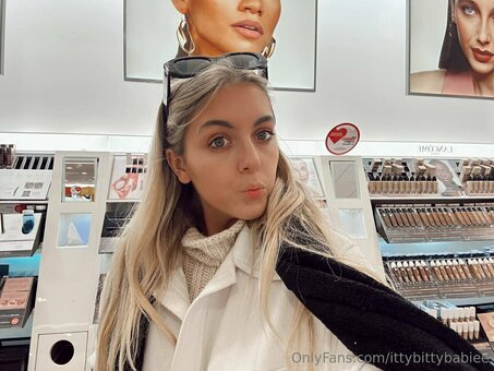 ittybittybabiee / Cloe Laurent Nude Leaks OnlyFans Photo 11