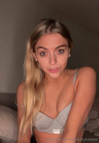 ittybittybabiee / Cloe Laurent Nude Leaks OnlyFans Photo 17